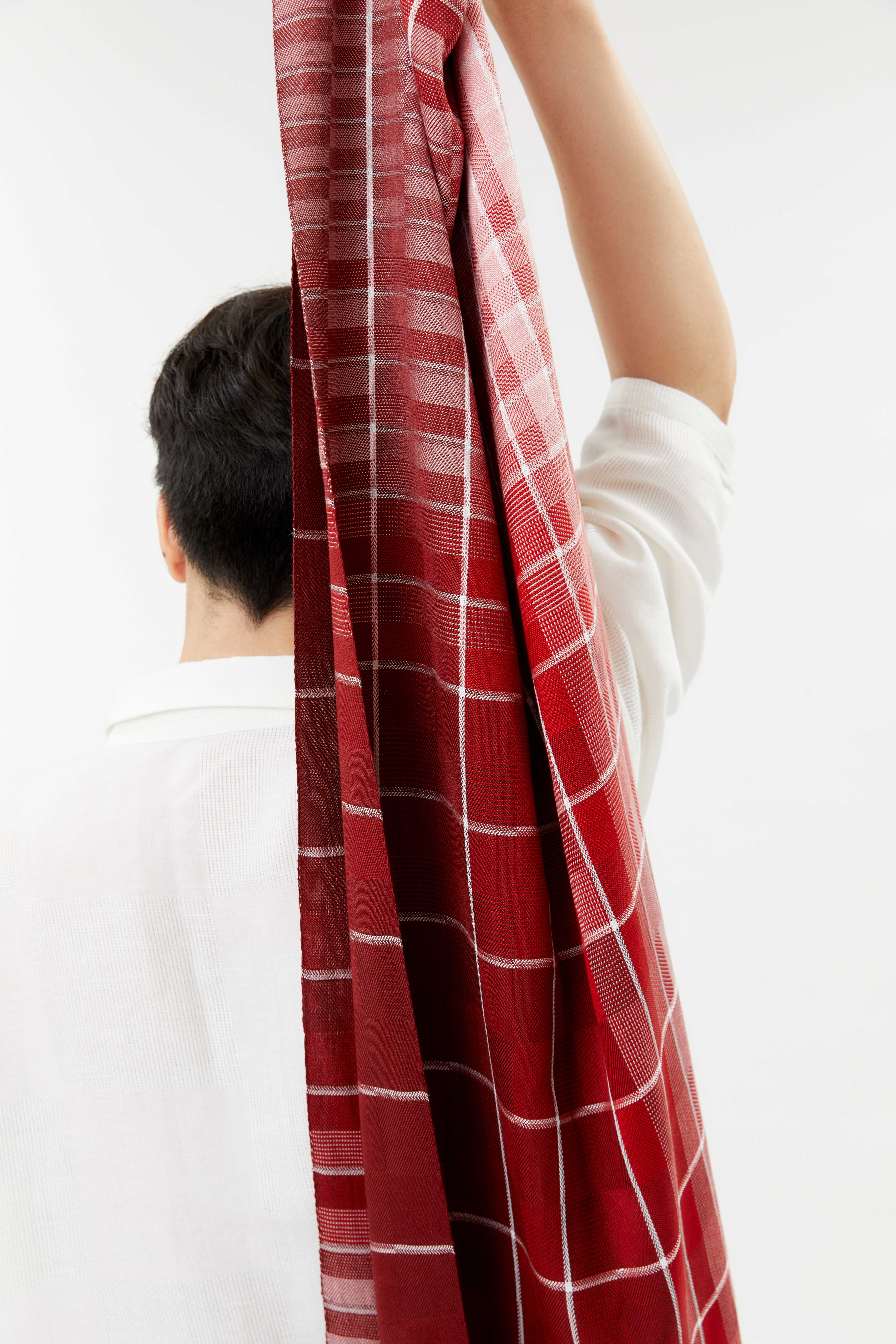 ผ้าพันคอ AW24 Optik Red