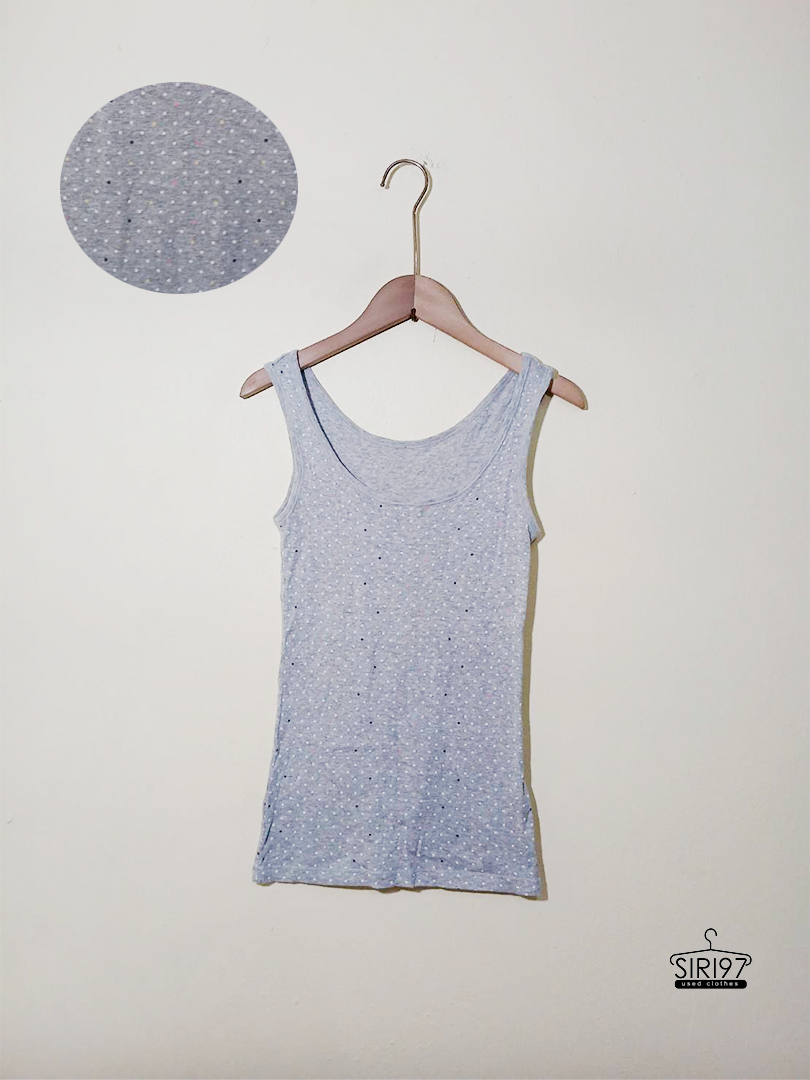 เสื้อกล้าม Uniqlo ลายจุดสีเทา สภาพ 85%