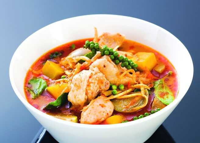 แกงป่าไก่ Spicy red curry chicken