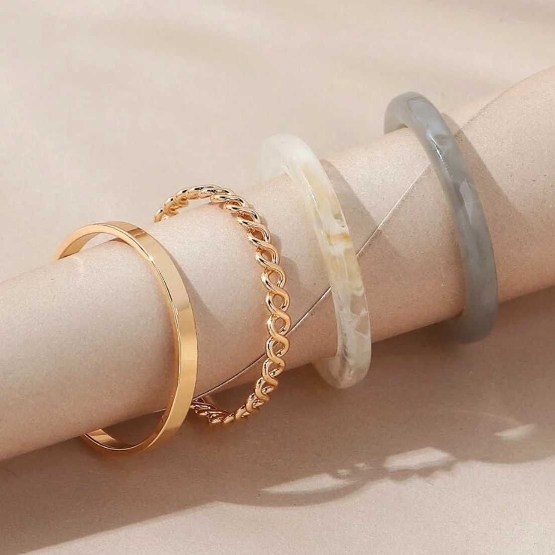 [พร้อมส่ง]💍 💚🤍✨ Set แหวน 4 วง มี 4 แบบ สวยทุกแบบ ราคาเดียว คุ้มสุดๆ | QF027