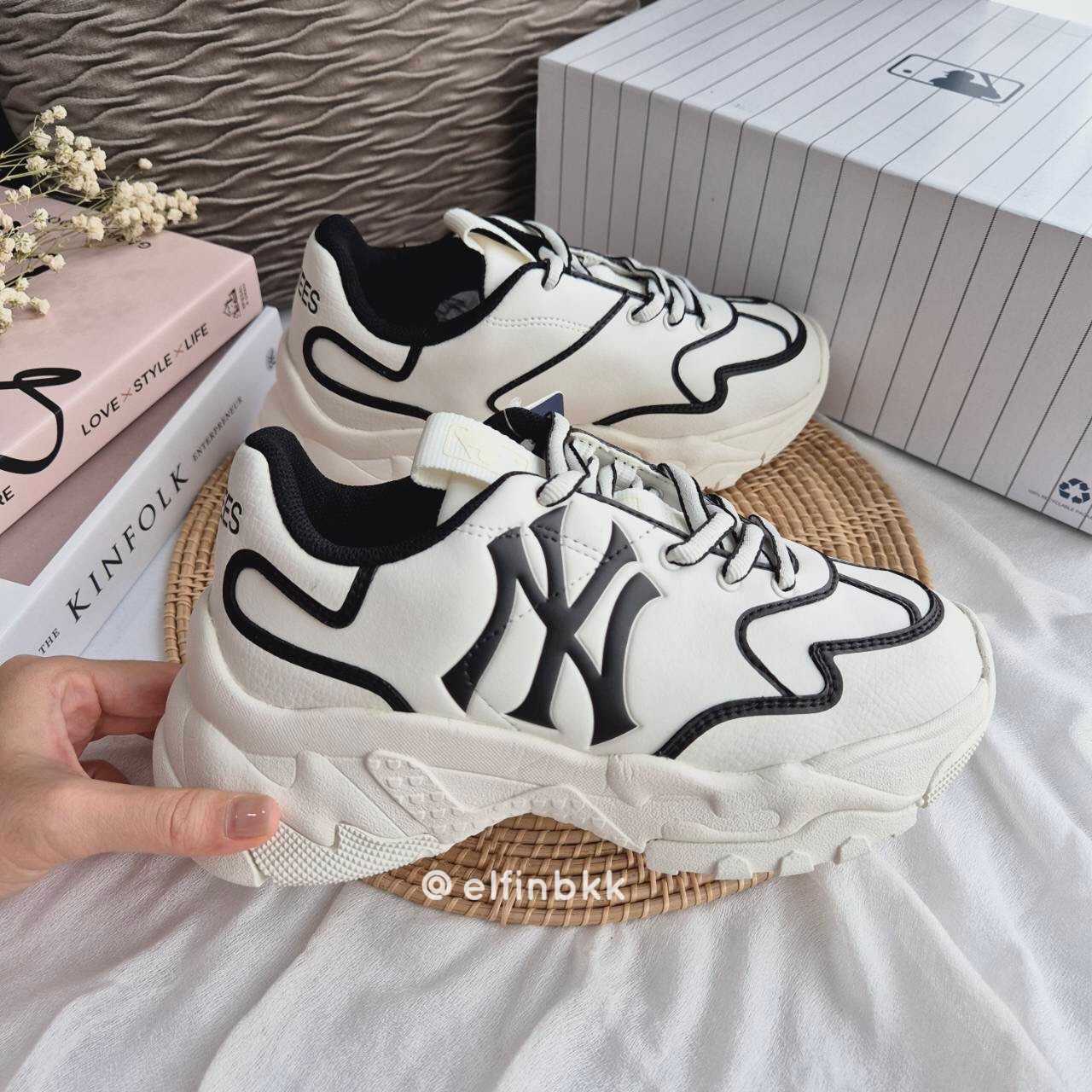 📣Clearance Sale MLB Bigball chunky A Line NY รองเท้าเสริมส้นสีขาว ลายเส้นสีดำ
