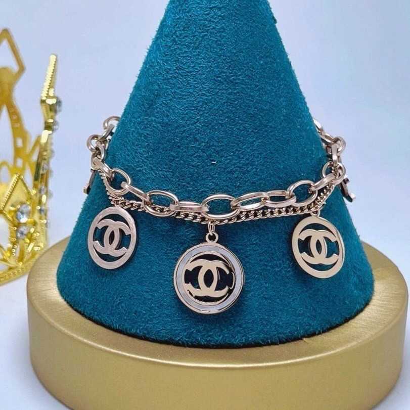 สร้อยข้อมือ Chanel สีนาค