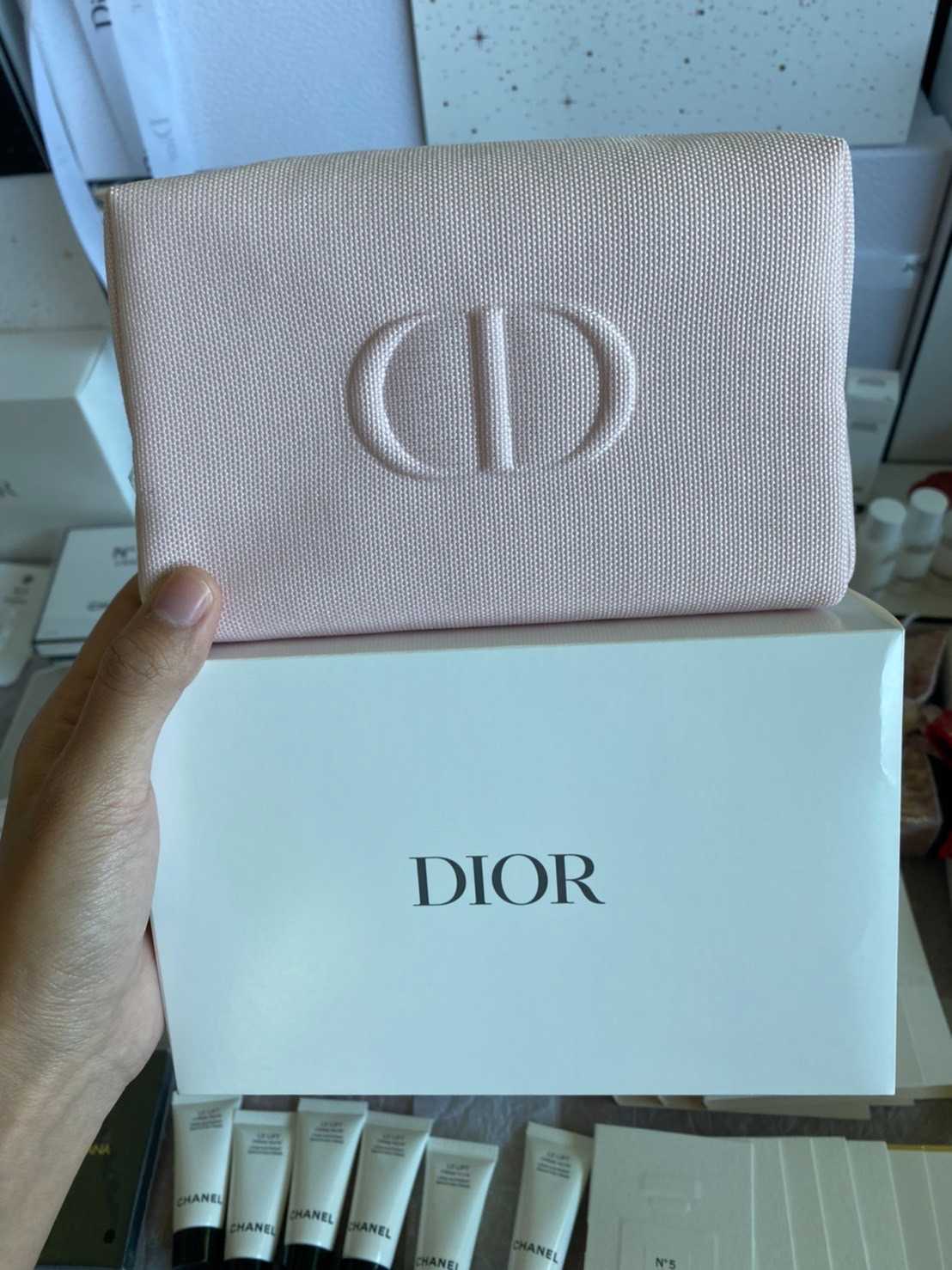 กระเป๋าเครื่องสำอางค์ Dior สีชมพู