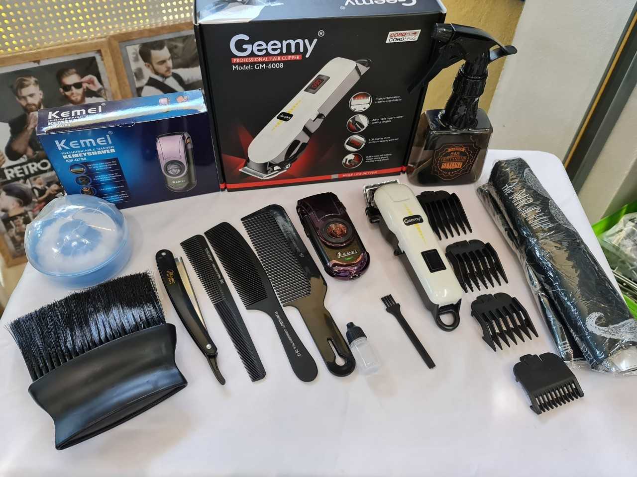 เซ็ตอุปกรณ์ตัดผม แบบครบเซ็ต ปัตตาเลี่ยนGeemy +เครื่องโกนหนวด Kemei