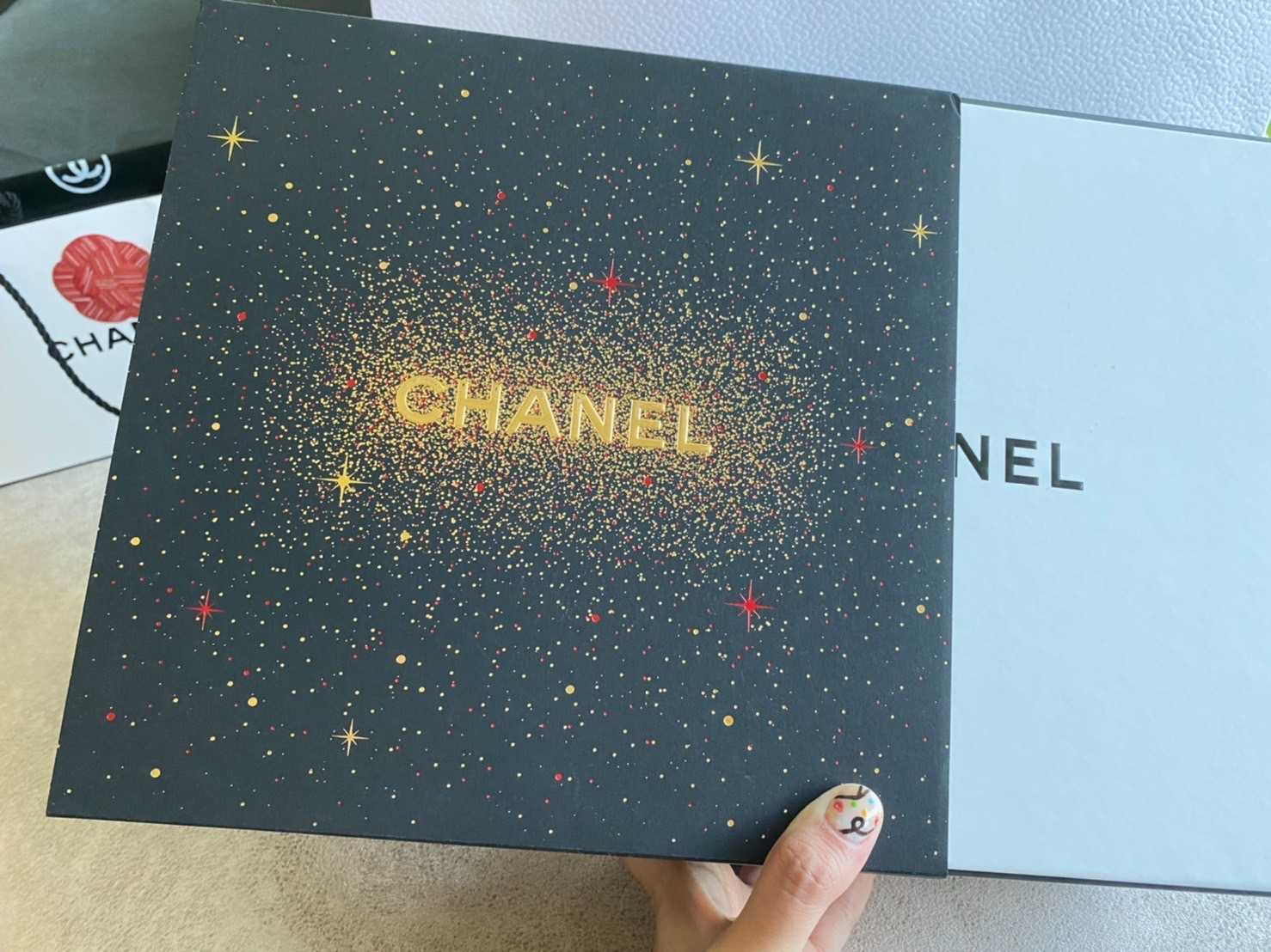 กล่อง Chanel Christmas 2021 พร้อมปลอมสวม