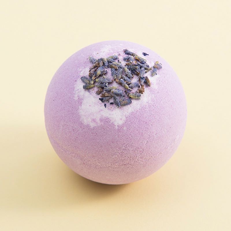 Lavender petals bath bomb 