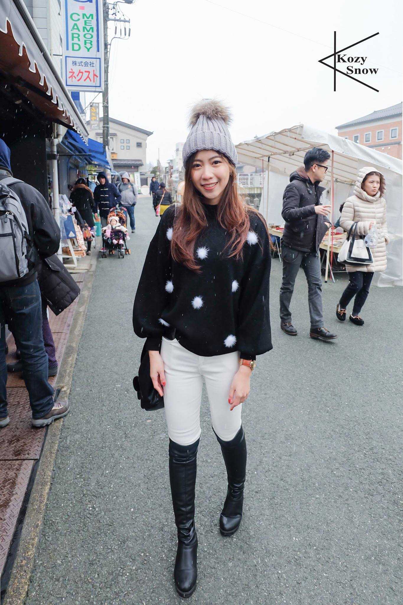KozySnow T42 เสื้อสเวตเตอร์ เสื้อสเวตเตอร์ผู้หญิง  เสื้อสเวตเตอร์แต่งปอมๆ