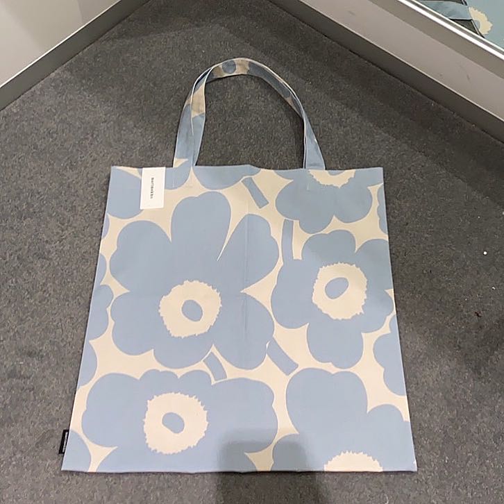  marimekko tote bag in light blue /สั่งซื้อโดยตรงผ่าน line  ส่งฟรีค่า