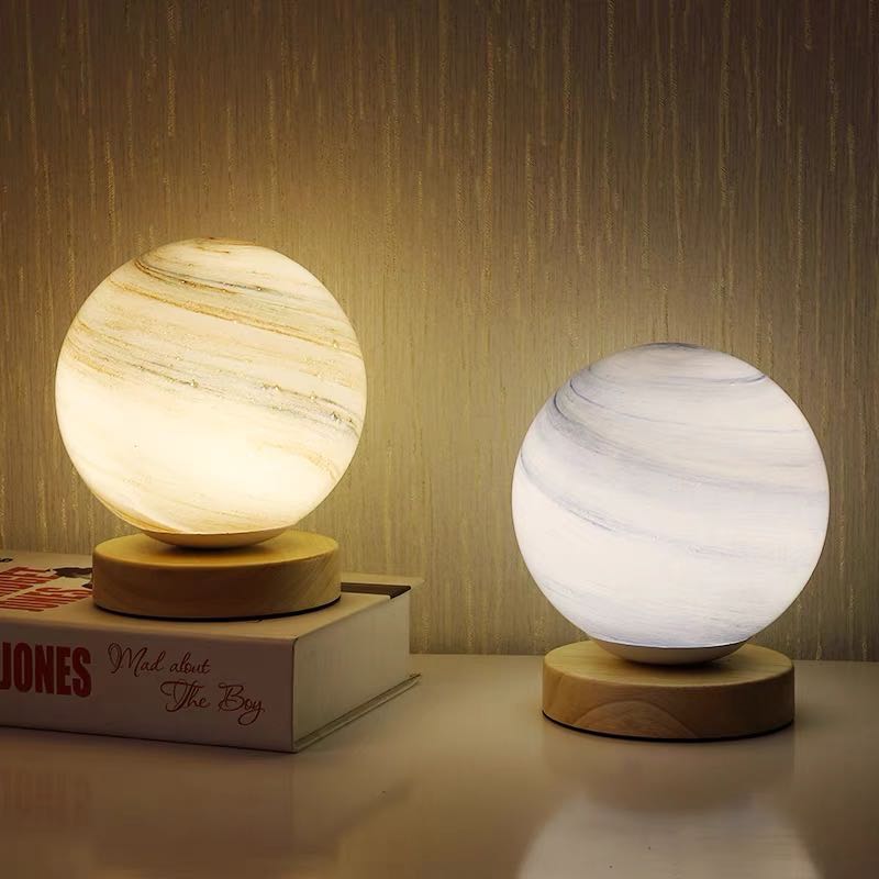 {Pre-Order 10-15 Days} Astronaut Lamp