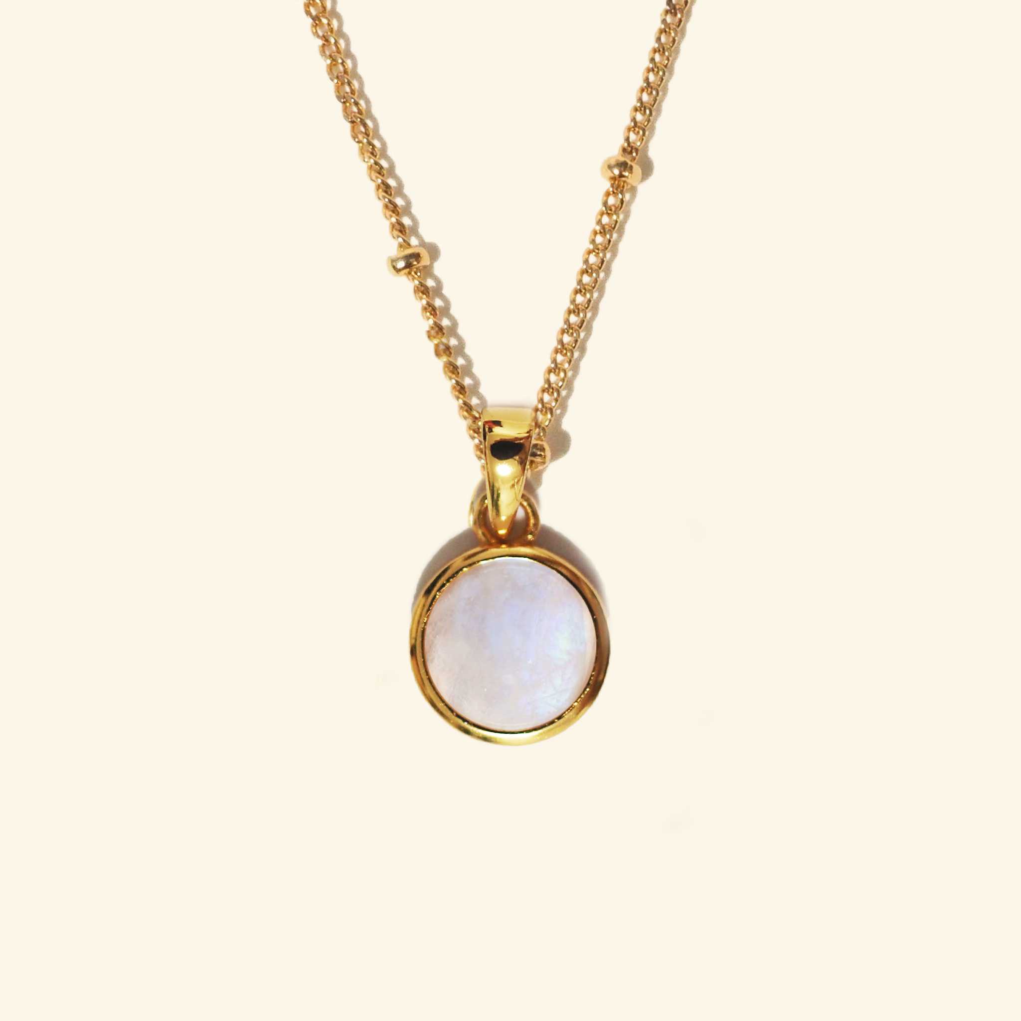 สร้อยคอหินมูนสโตน (Genuine Moonstone Necklace)