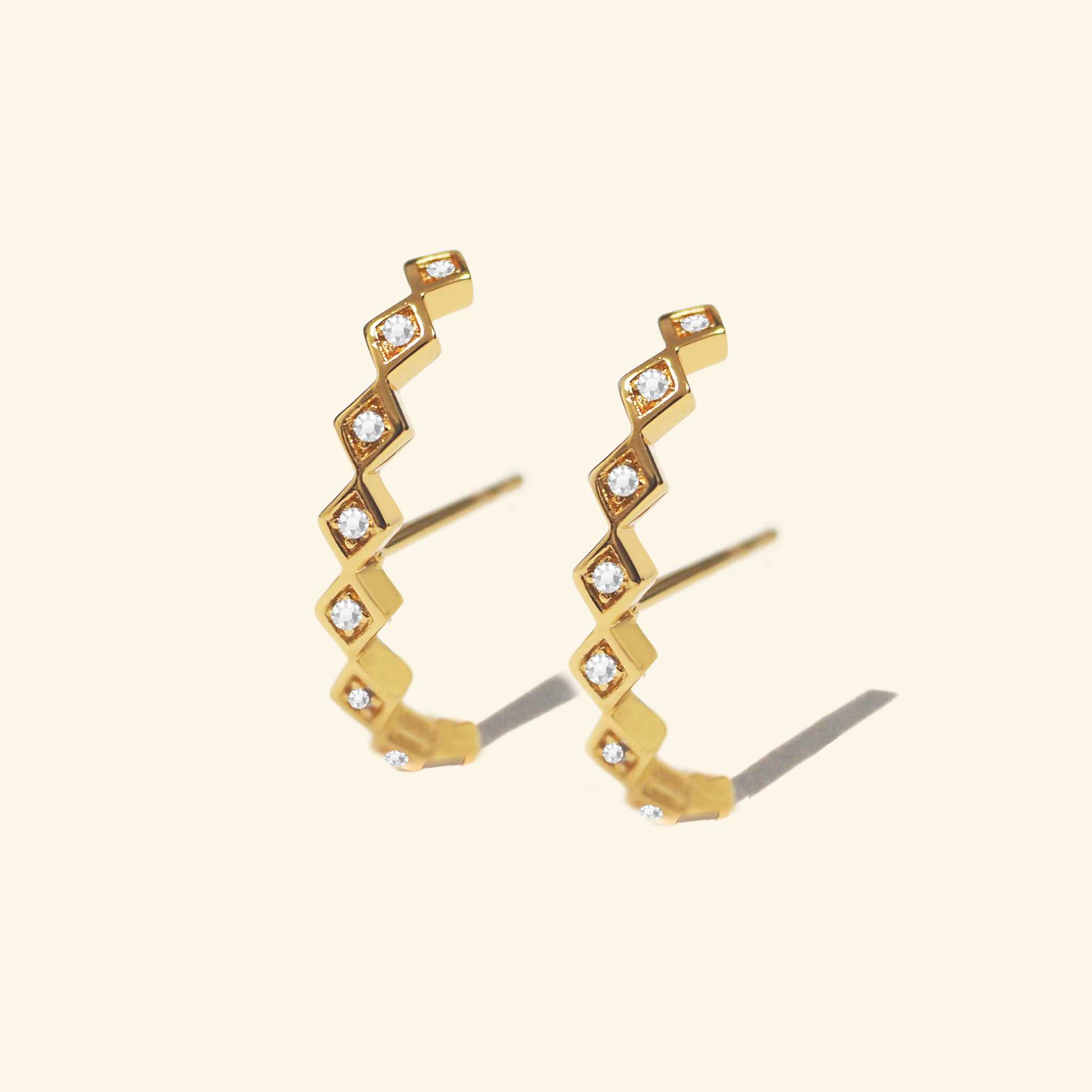 ต่างหูคาดdaimond  (Crystal Diamond Suspender Earrings)