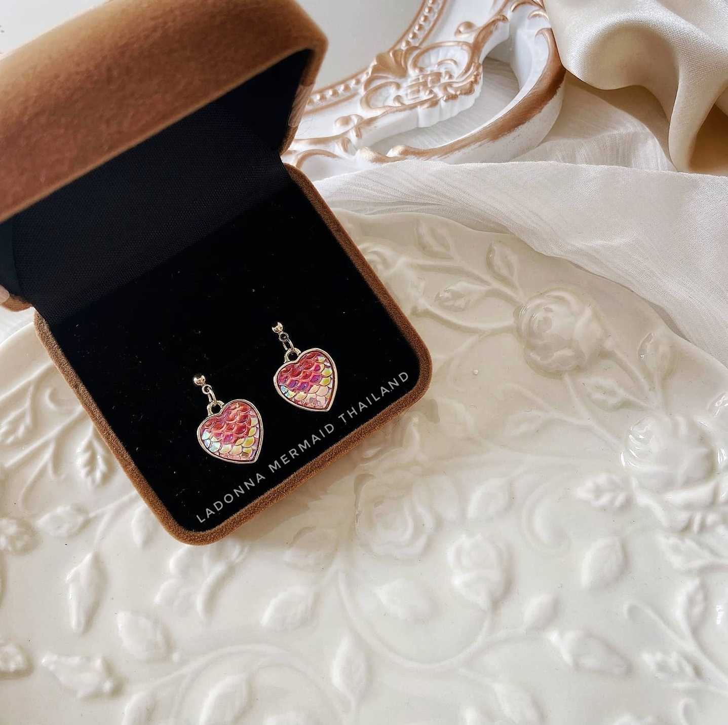 Mini Heart Scale earrings 