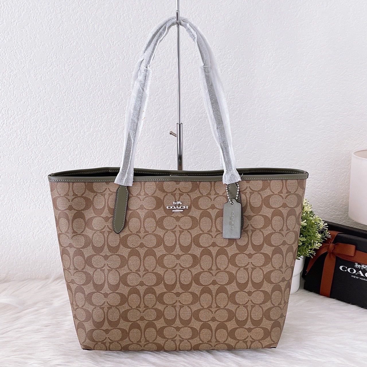 City Tote in Signature Canvas - Surplus