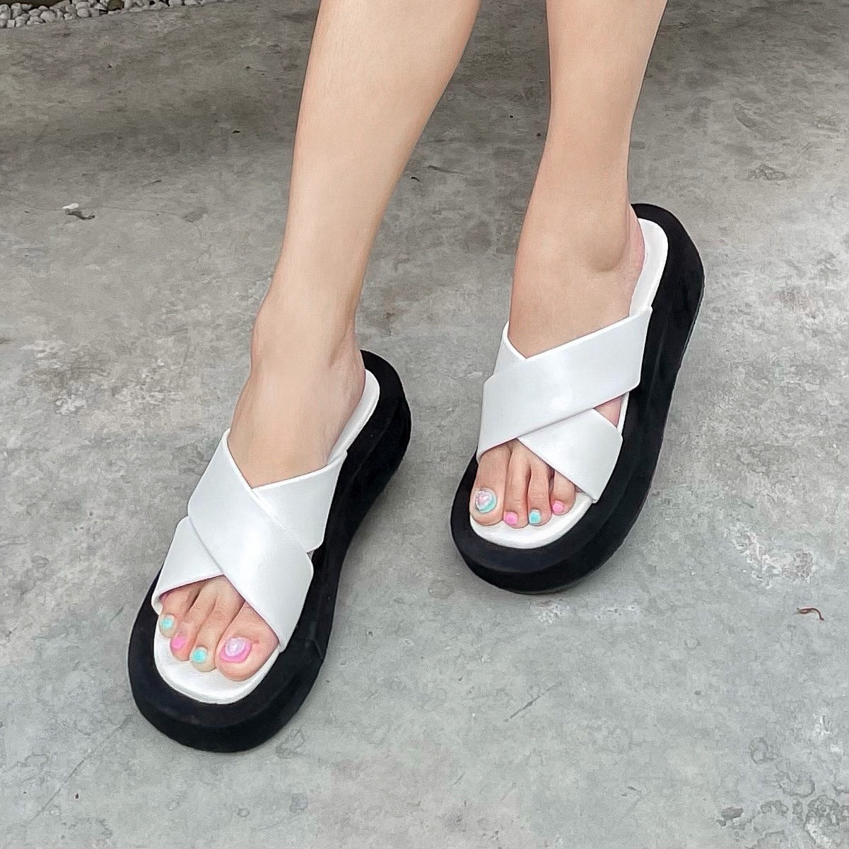รองเท้าส้นตึก สูง 1.5 นิ้ว Onnie Heels