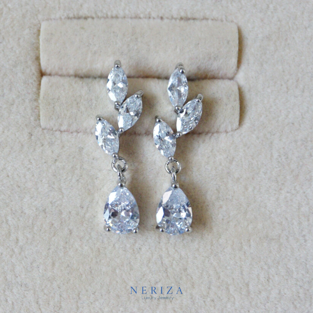 Neriza Jewelry/ ต่างหูระย้าเพชรสังเคราะห์เกรดพรีเมี่ยม ประกายเทียบเท่าเพชรแท้ พร้อมกล่อง NE134
