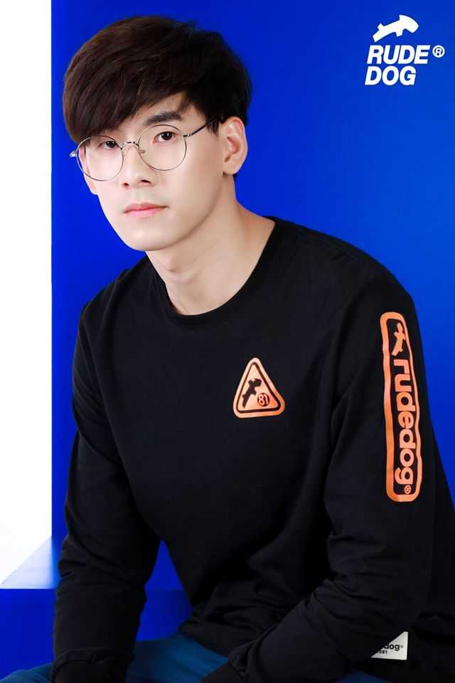 Sale  ล้างสต็อก  Rudedog เสื้อยืด แขนยาว รุ่น Triangle