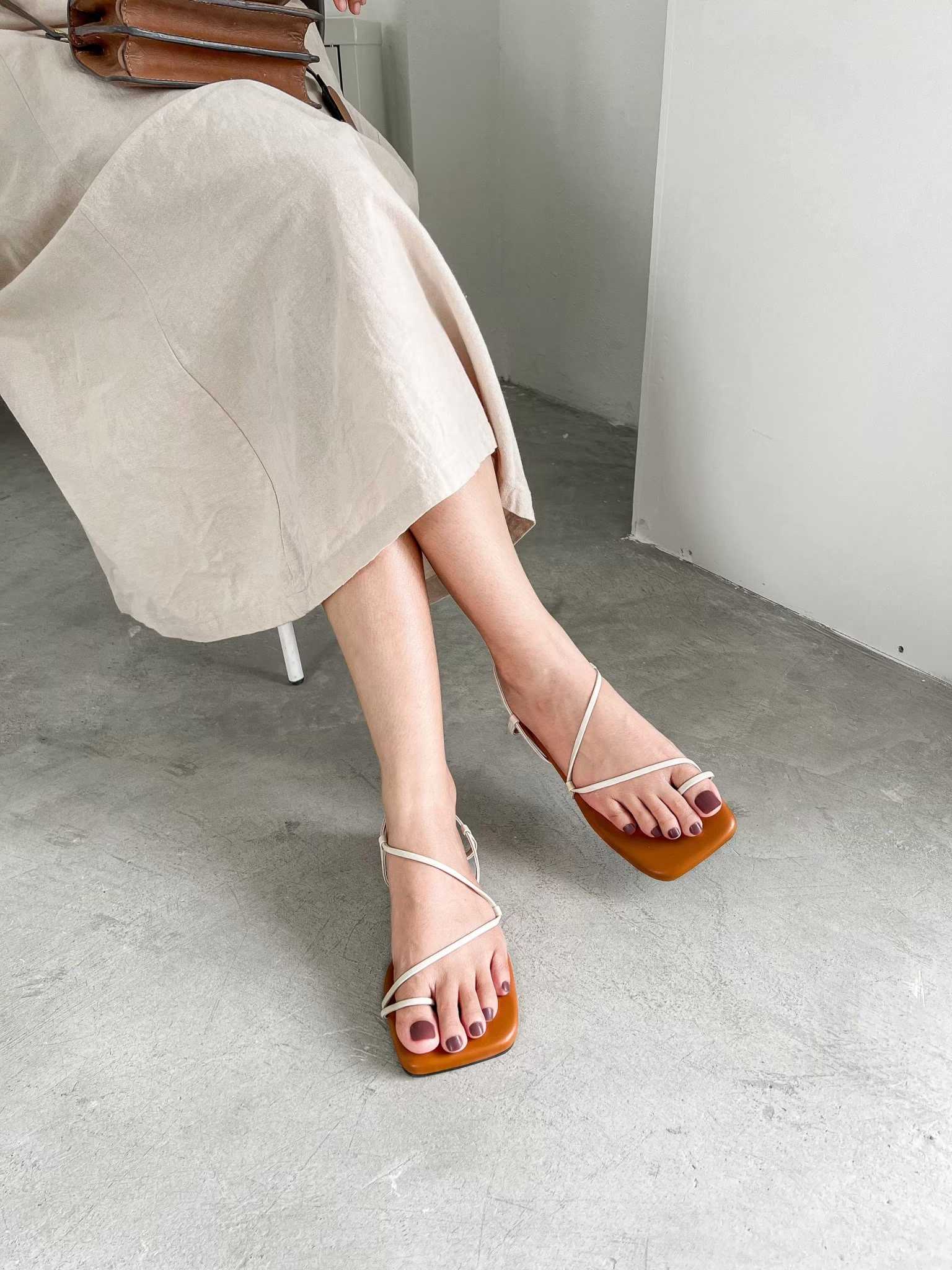 รองเท้าแตะ Noodle Sandal