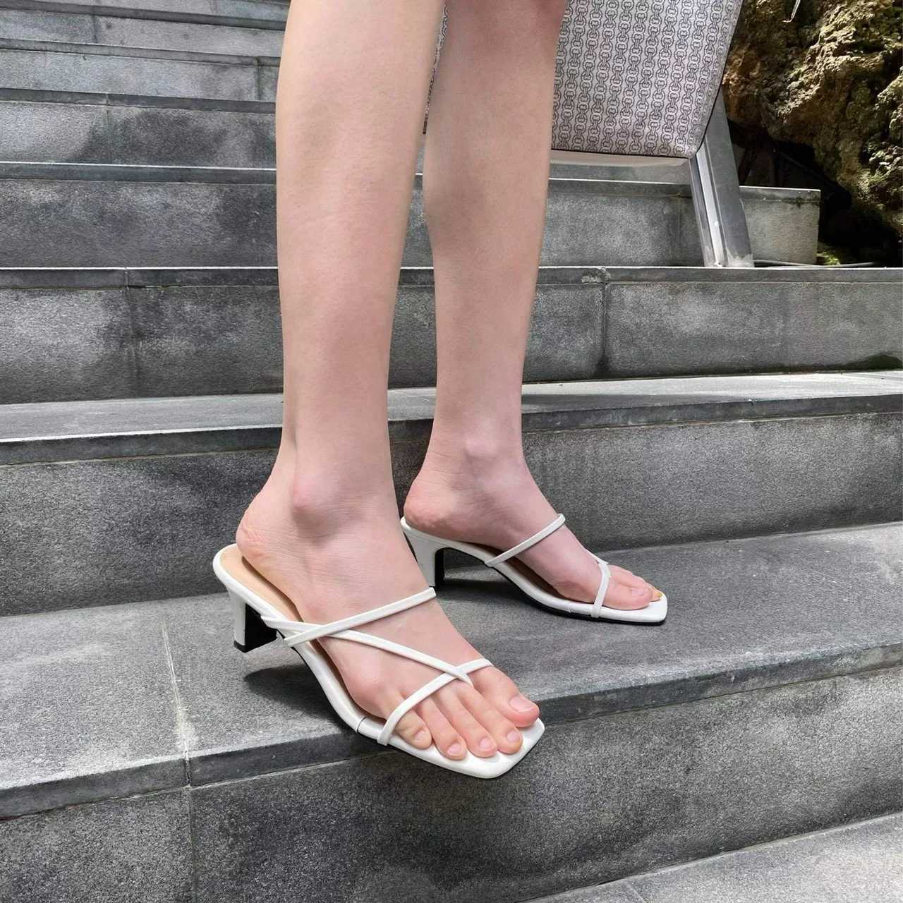 รองเท้าส้นสูง 2 นิ้ว Honey Heels 