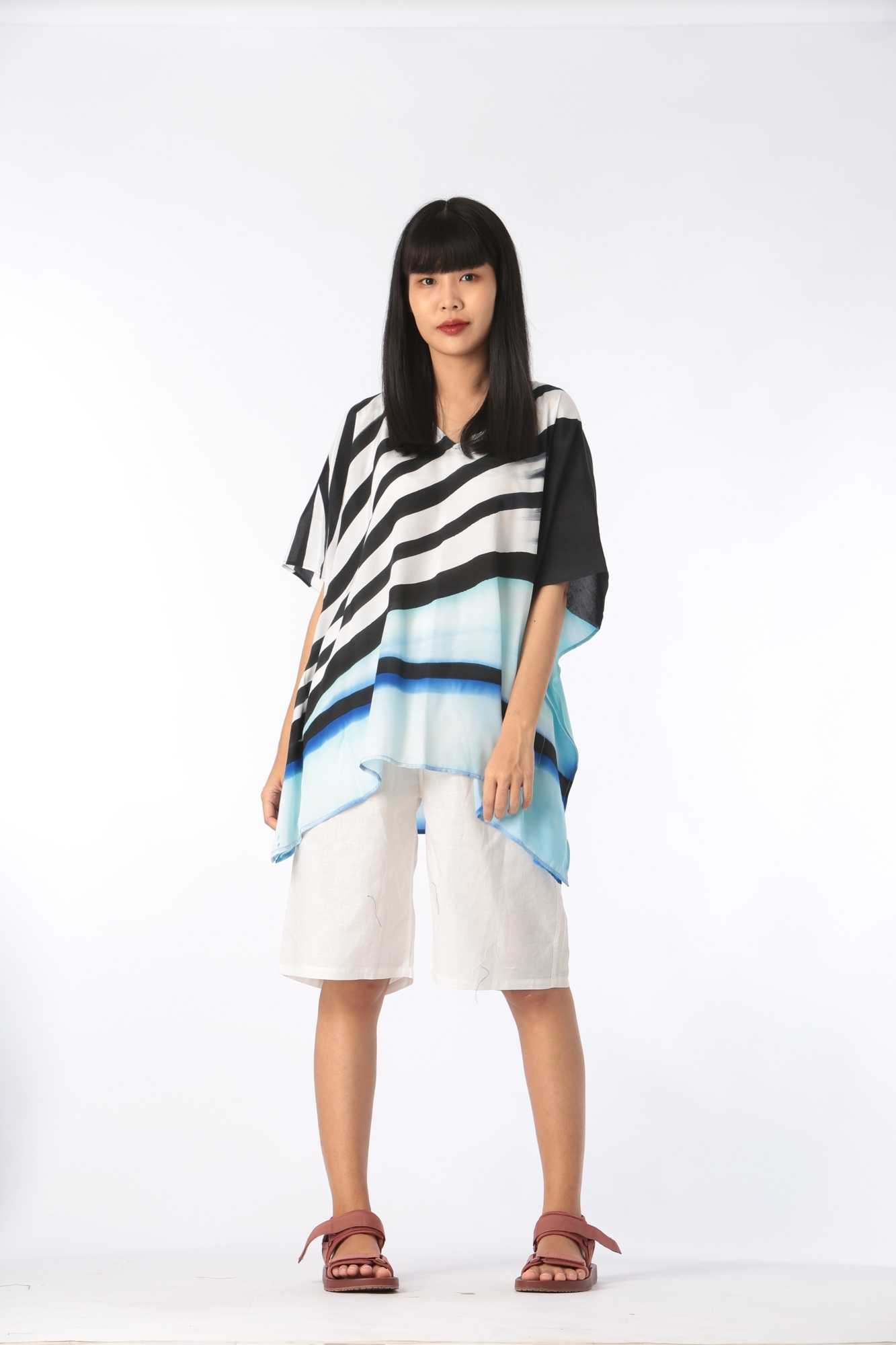 (Pre-Order)Poncho Cotton Rayon Blouse Hand paint For Summer Beach Vacation Normal Size (คอวี-คอปาด)