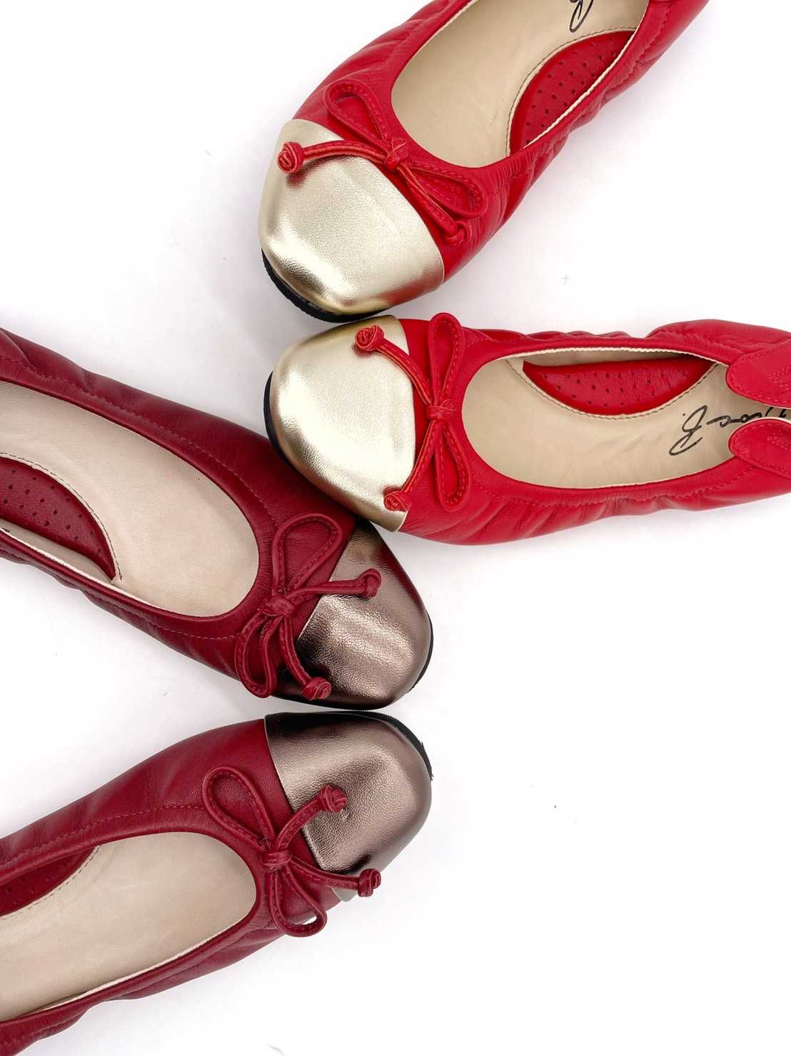 Carrie in Maroon & Rose Red