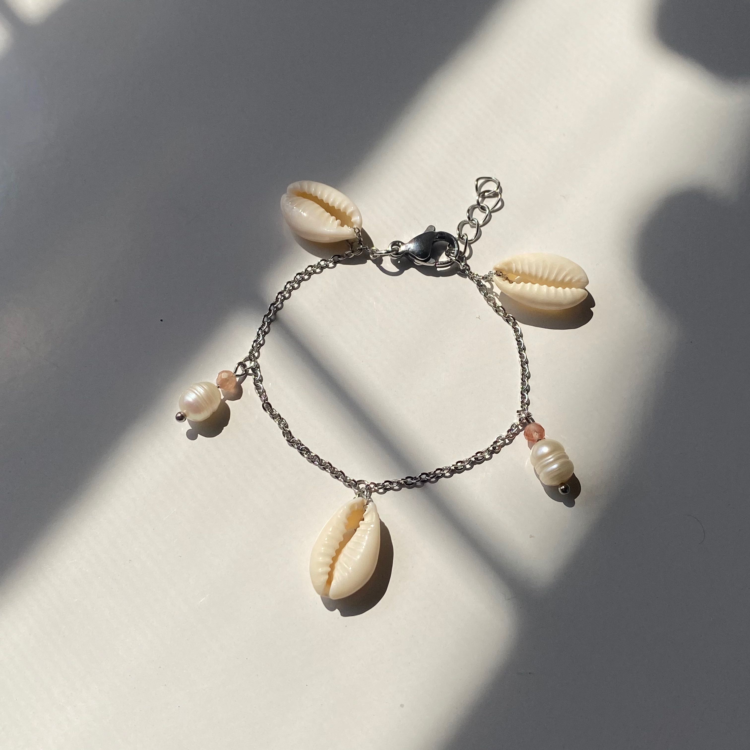 shell pearl 🐚 กำไลข้อมือเปลือกหอย ไข่มุกและหินซันสโตน