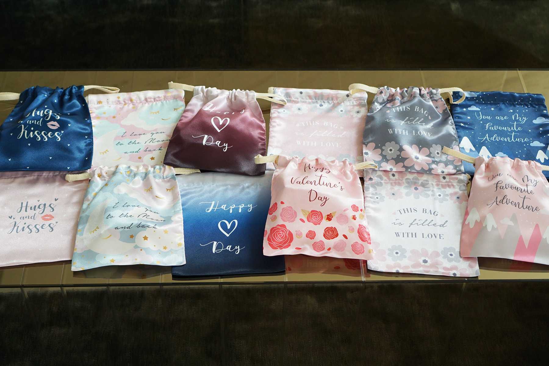 ถุงผ้าซาตินแบบพร้อมส่ง (รบกวนเช็คสต็อคกับแอดมินก่อนนะคะ)
