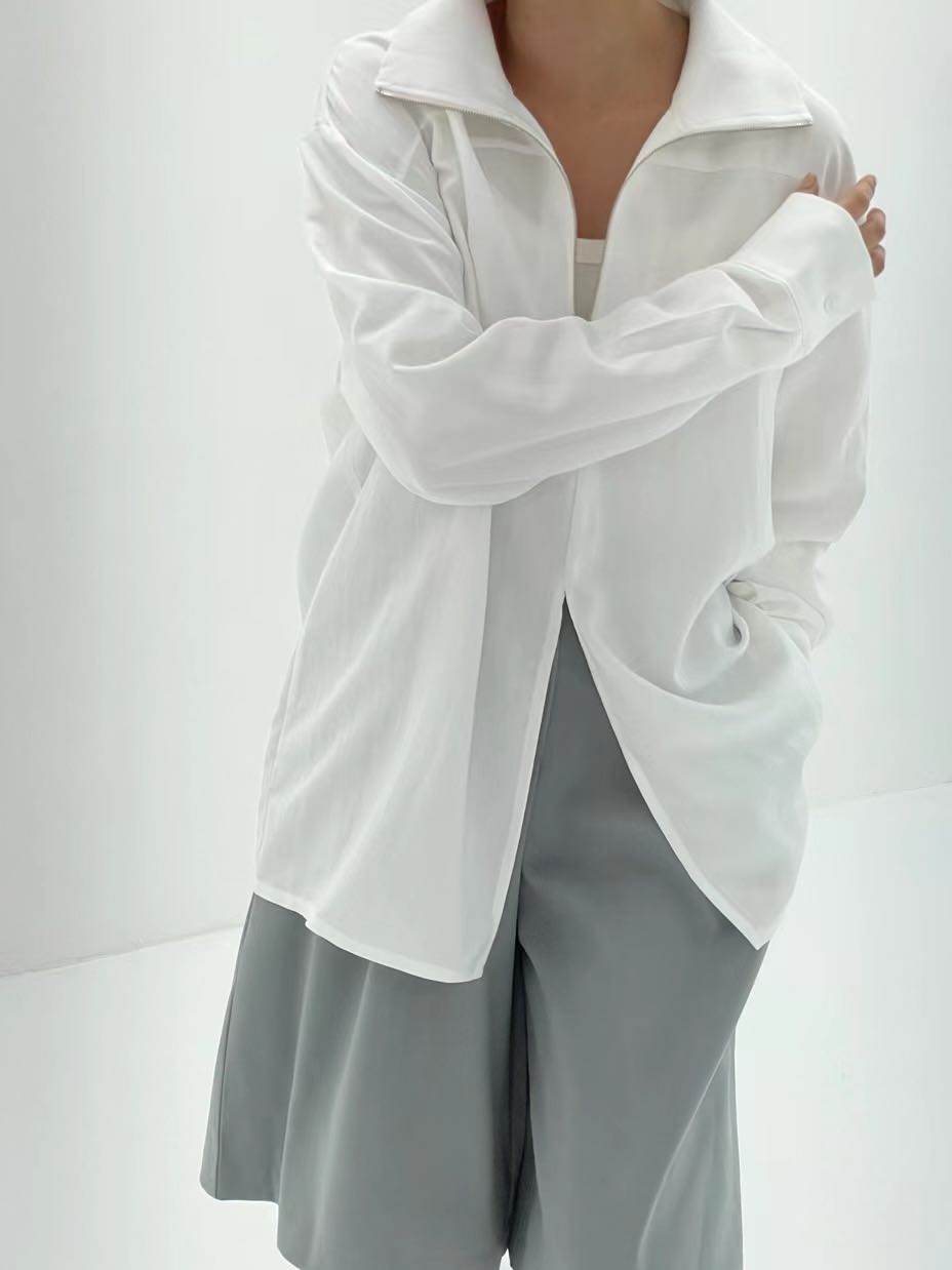 (พร้อมส่ง) half zip blouse