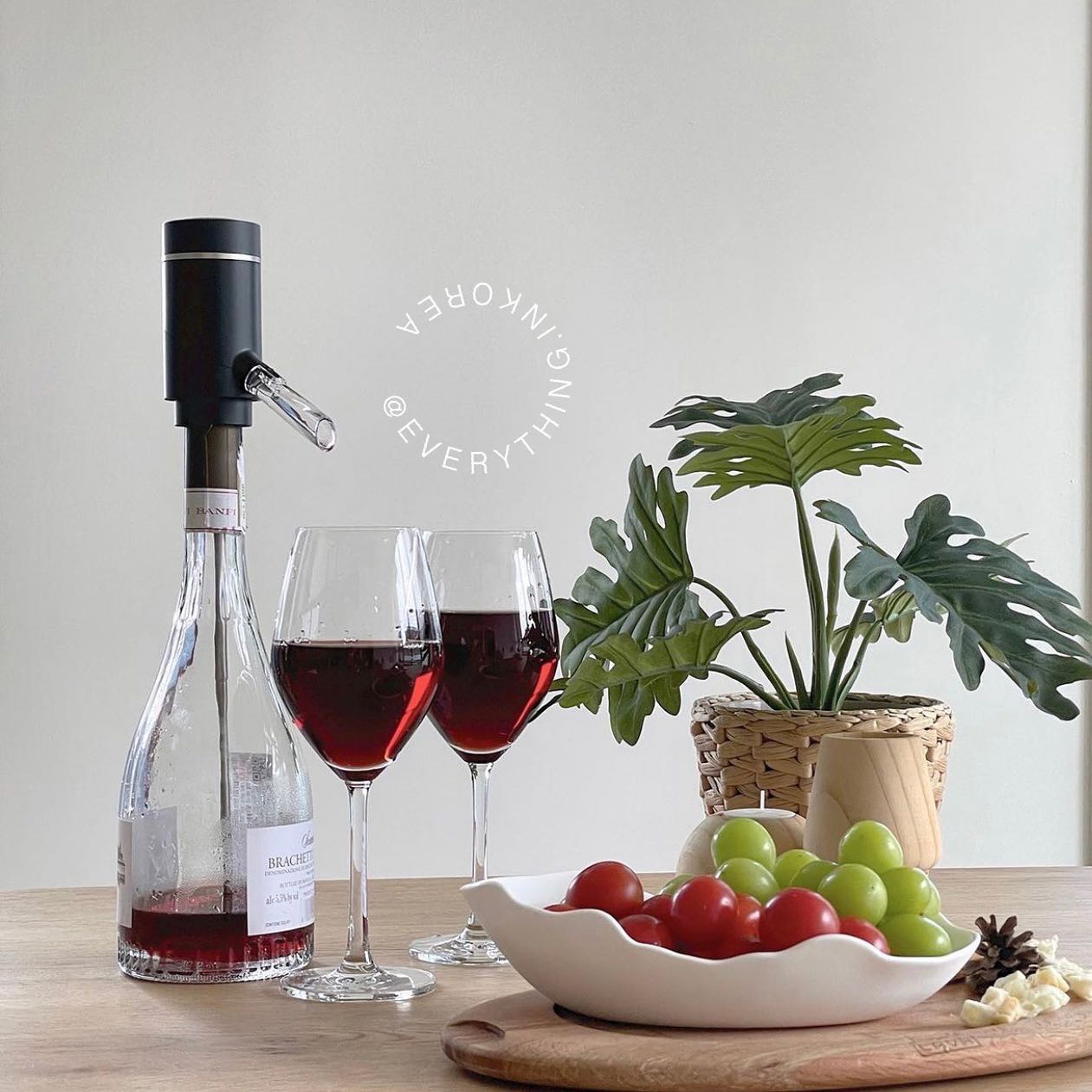 (พรีออเดอร์)  Aerator&Dispenser The secret that doubles the taste of wine is oxygen.