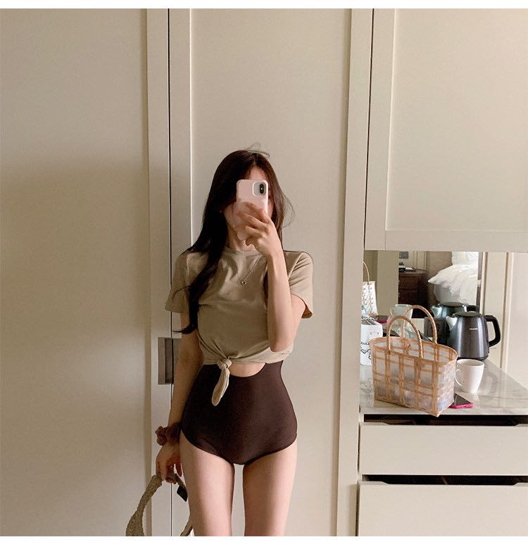 ชุดว่ายน้ำ 2ชิ้น