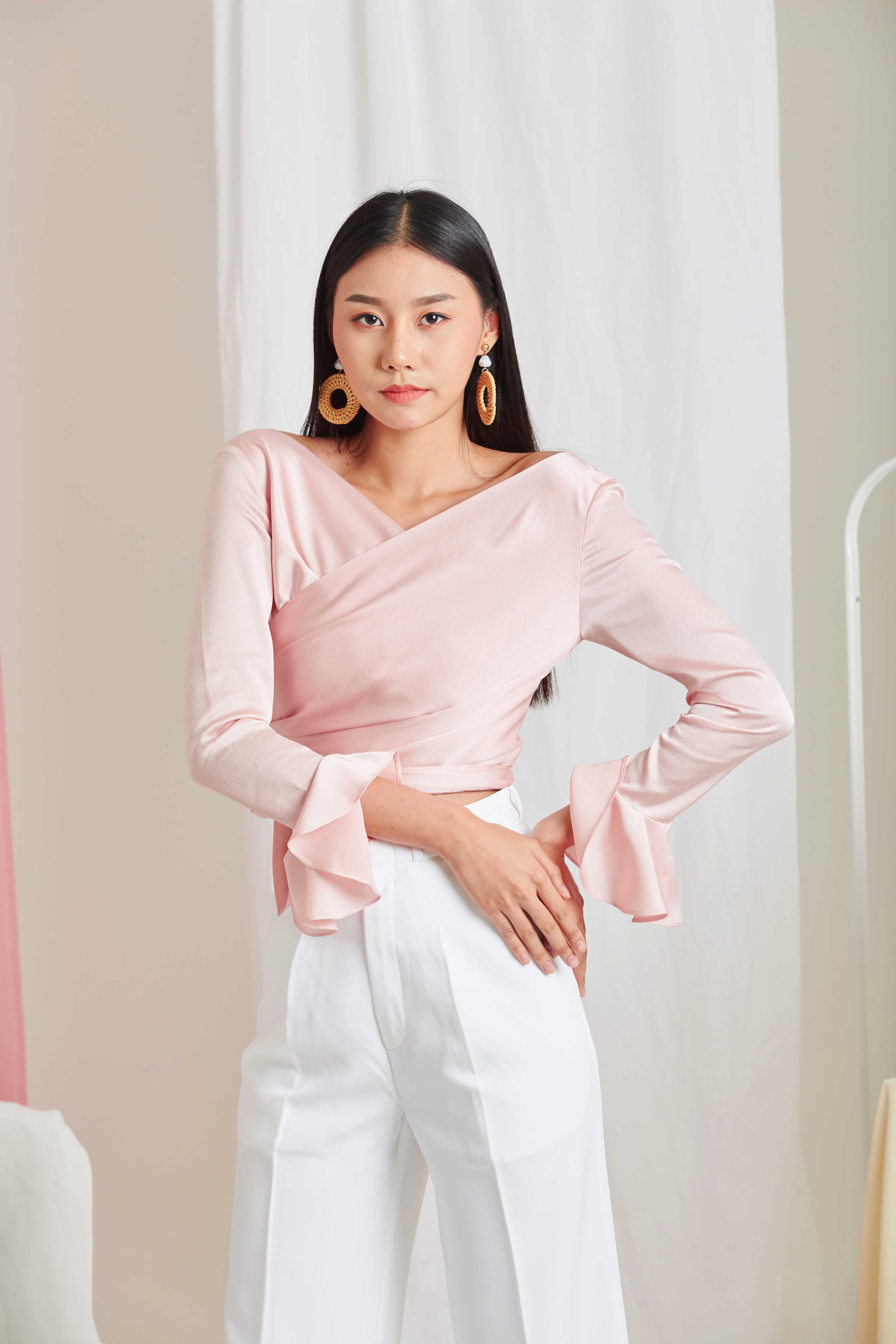 Anne Clothing NANCY TOP - เสื้อแนนซี่ ผ้าซาติน (จำนวนจำกัด)
