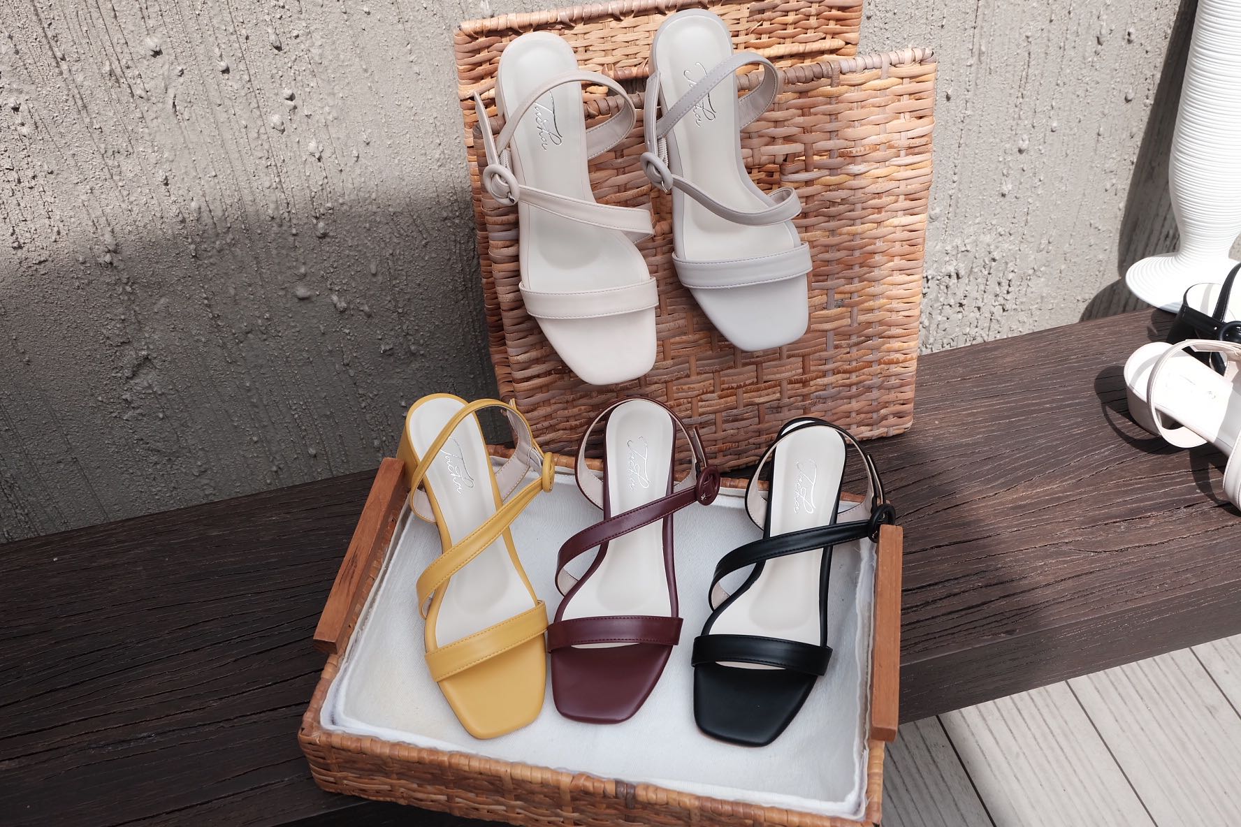 Ava heels