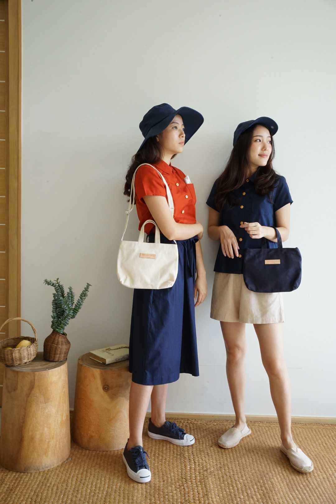 PETITE - shoulder bag กระเป๋าสะพายขนาดเล็ก ผ้าแคนวาส