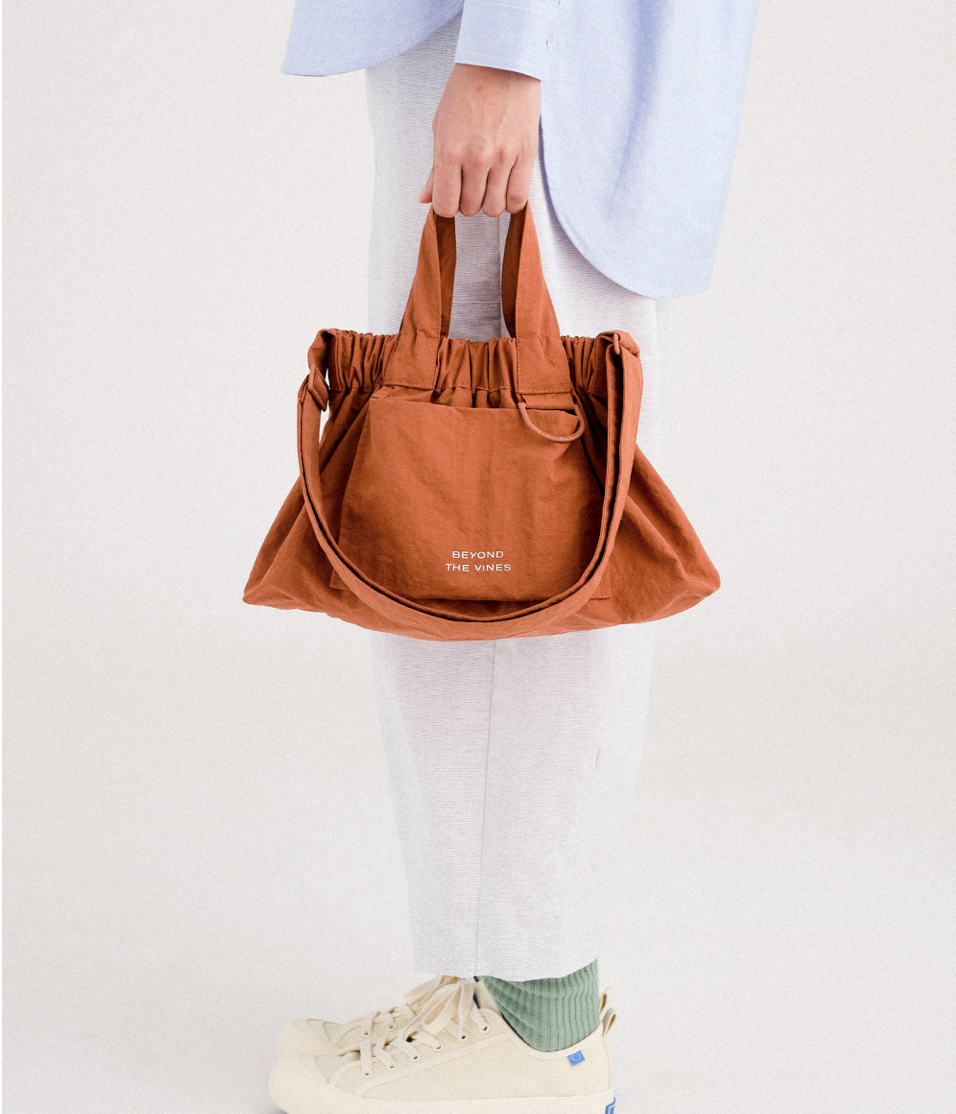 (Pre-order)Beyond the vines : XS dumpling bag (Terracotta)