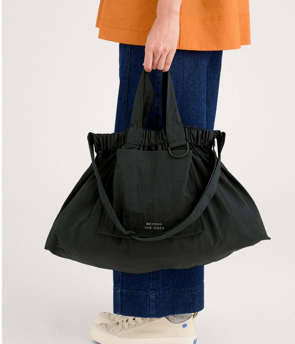 (Pre-order)Beyond the vines : XL dumpling bag (Olive)