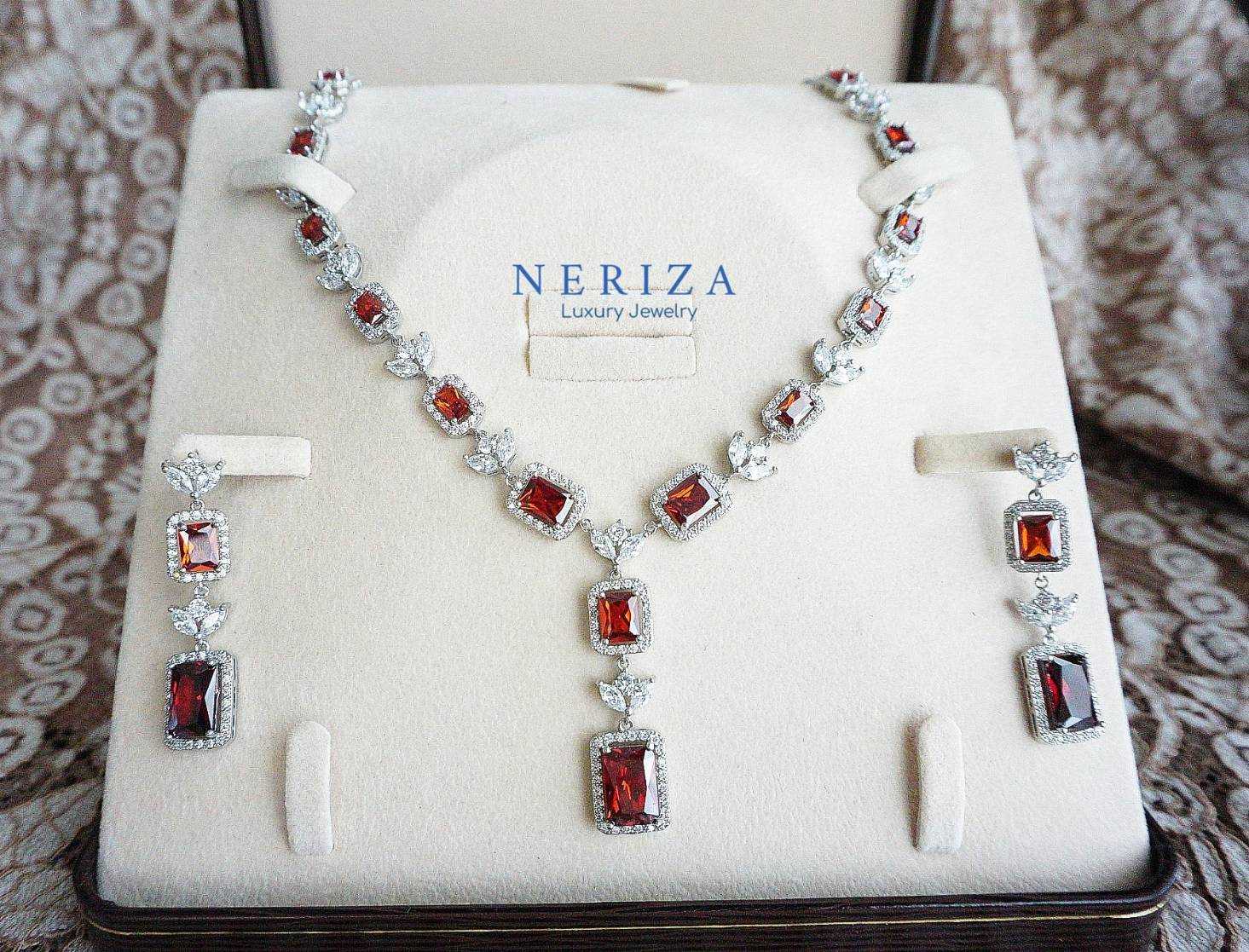 Neriza Jewelry/ ชุดเครื่องประดับเพชรชมพู ประกายเทียบเท่าเพชรแท้ พร้อมกล่อง NZC023
