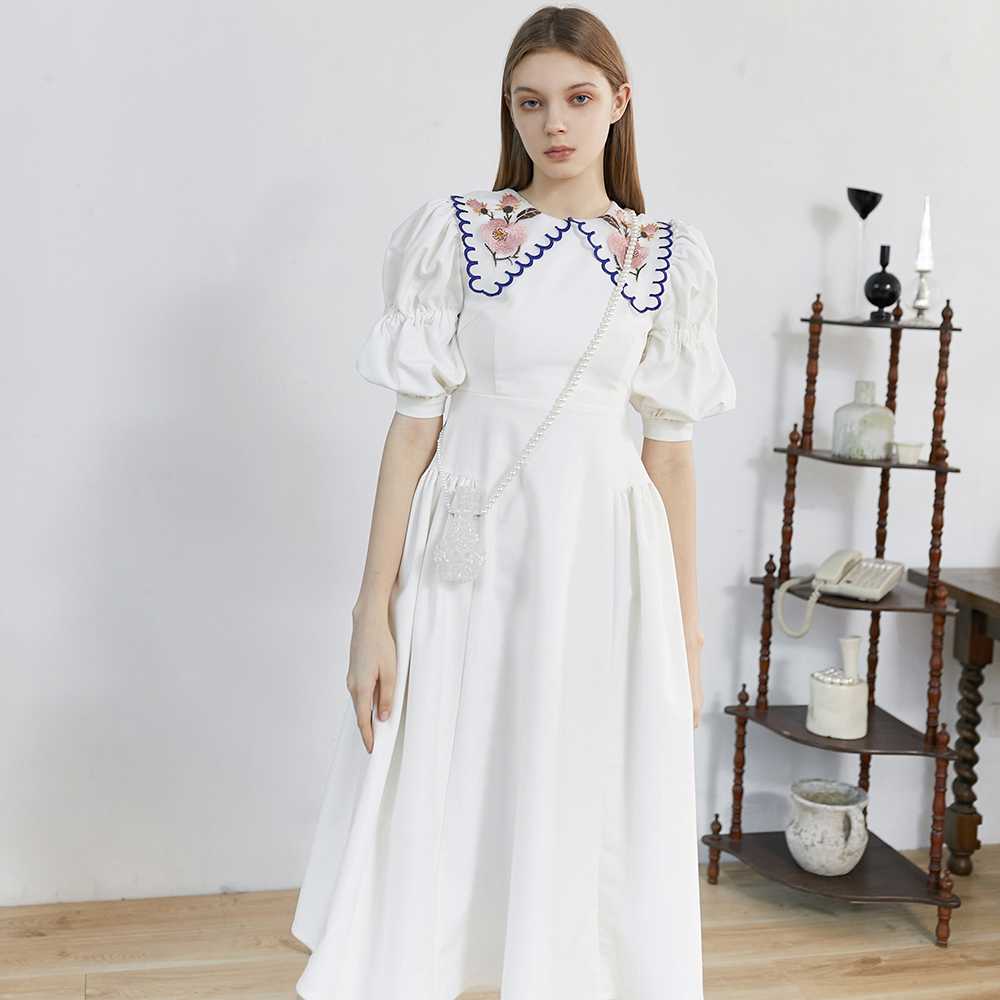 Embroidery lapel sleeve white dress