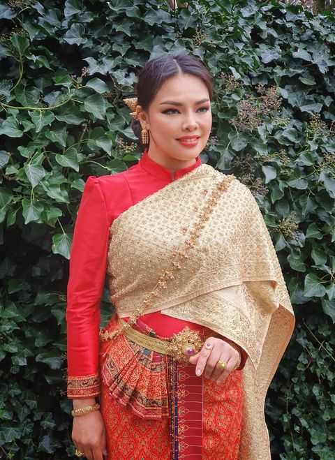 ผ้าลายอย่าง -ลายเครือเถาว์-