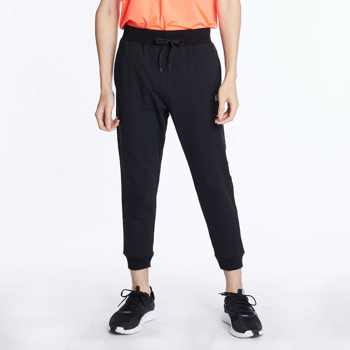 Basic Jogger กางเกงจ็อกเกอร์ ผู้ชาย สีดำ -01