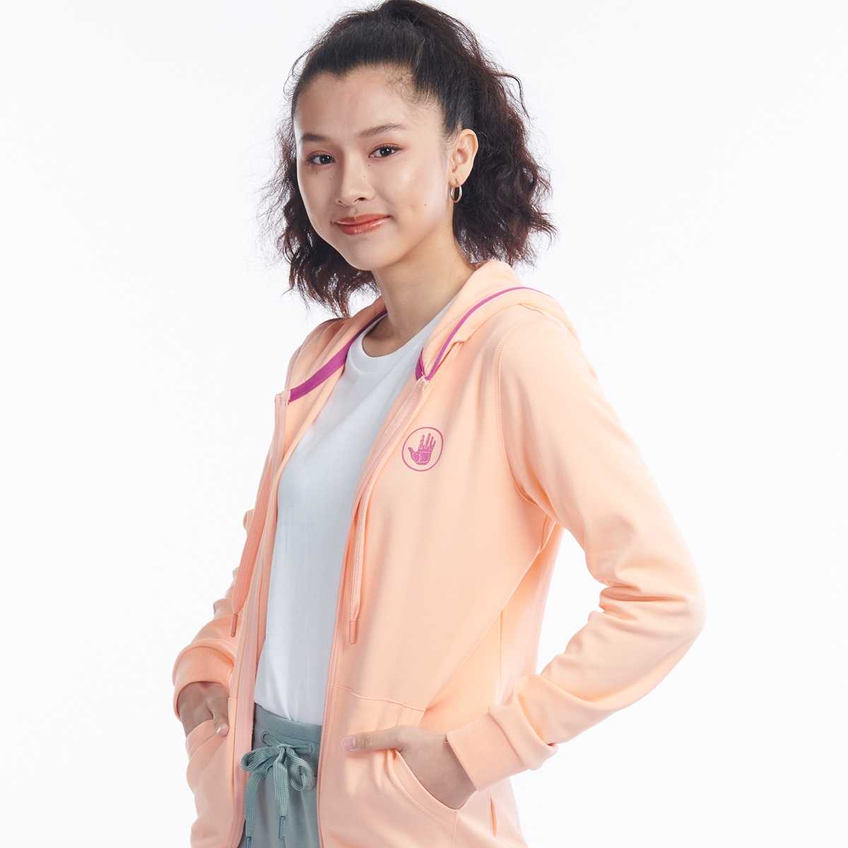 Women's SC TRACK CLUB Hoodies เสื้อฮู้ด ผู้หญิง สีส้มอ่อน-34