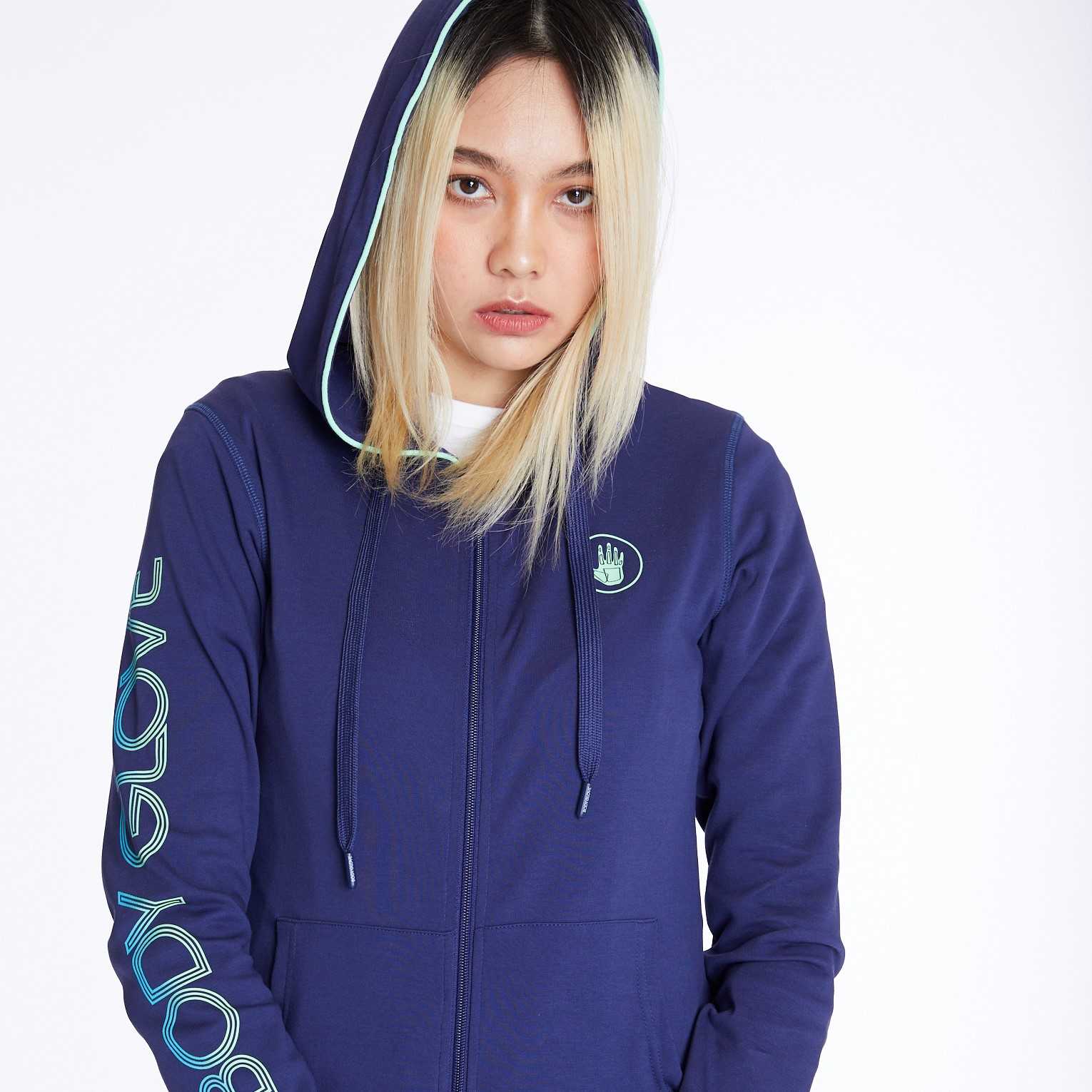 Women's SC TRACK CLUB HOODIE เสื้อฮู้ดผู้หญิง สีน้ำเงิน-32