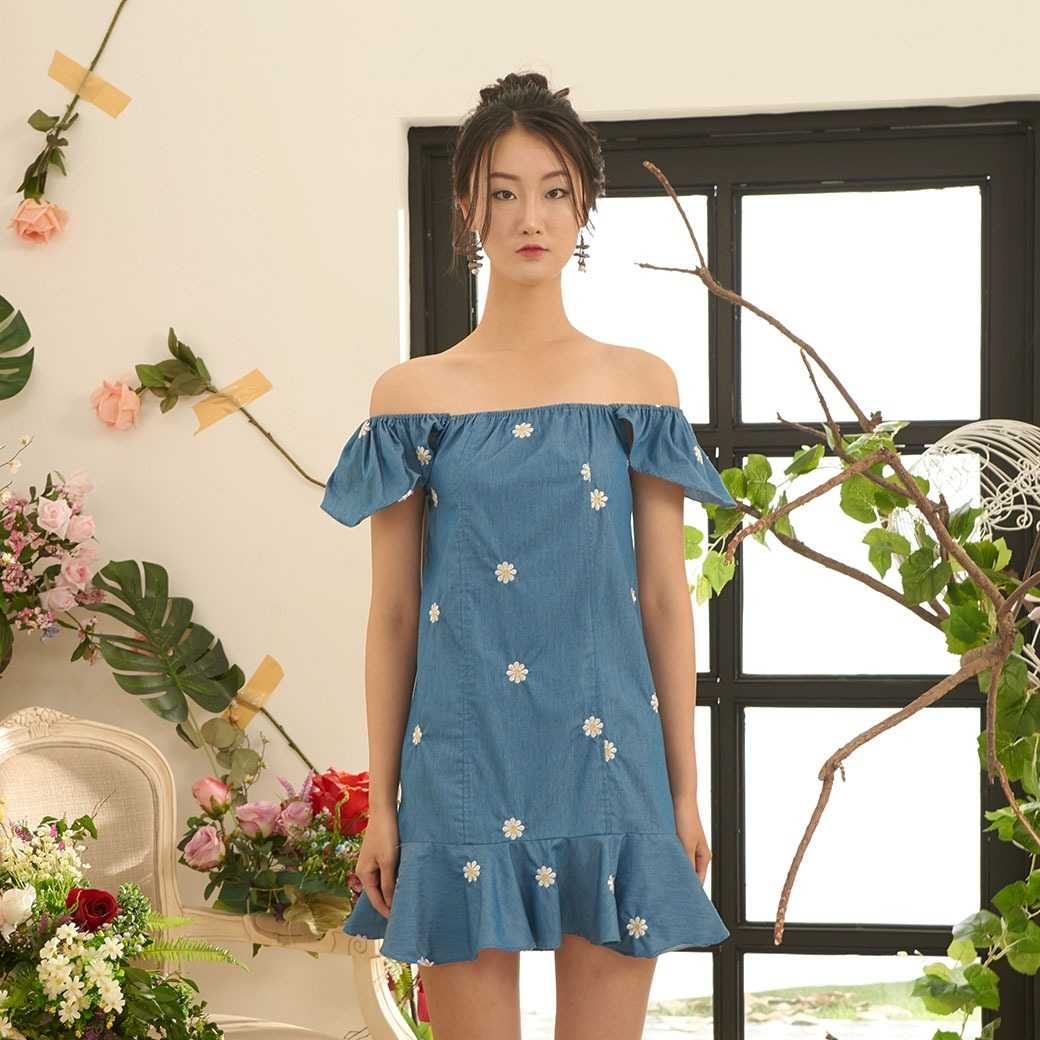 Daisy jeans dress - My vacation  MV06 เดรสยีนส์ปักลายดอกเดซี่