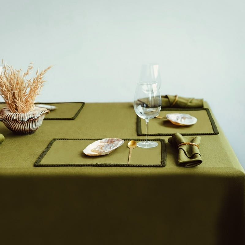 ผ้าเช็ดปากสีเขียว SIMPLE NAPKINS IN MOSS GREEN 