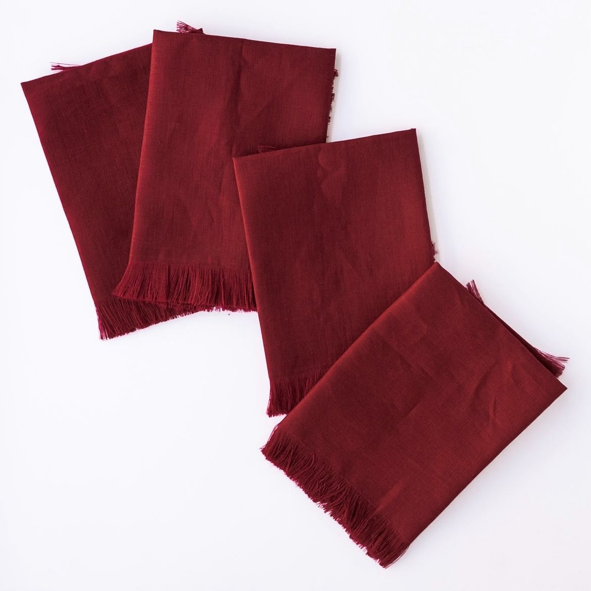 ผ้าเช็ดปากขอบรุ่ย FRINGED HEAVYWEIGHT LINEN NAPKIN SET IN RED #Linen