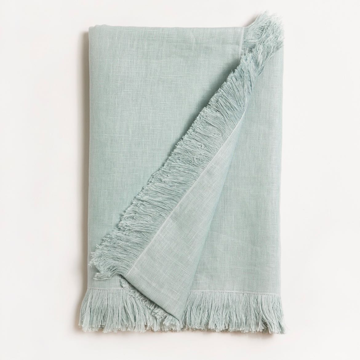 ผ้าปูโต๊ะขอบรุ่ย FRINGED LINEN TABLECLOTH - LIGHT BLUE