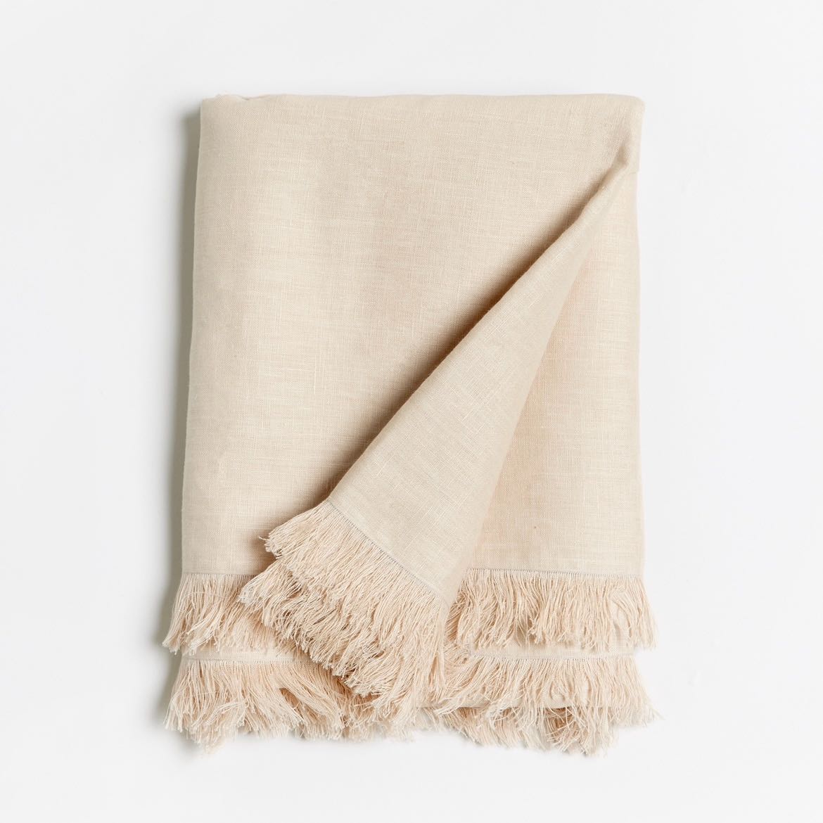 ผ้าปูโต๊ะขอบรุ่ย FRINGED LINEN TABLECLOTH - LIGHT BEIGE