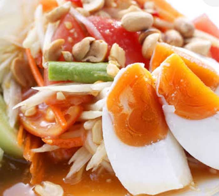 ตำไทยไข่เค็ม