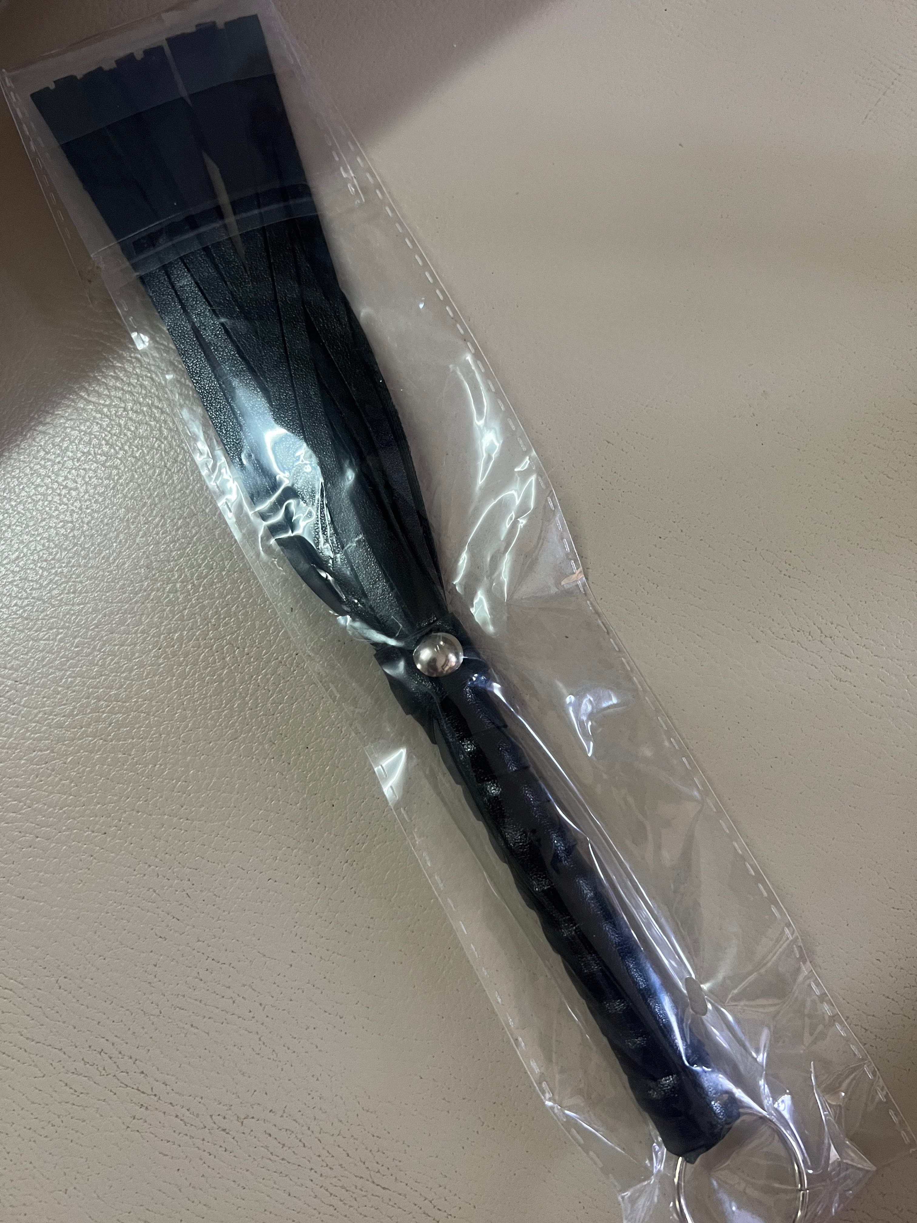 แส้