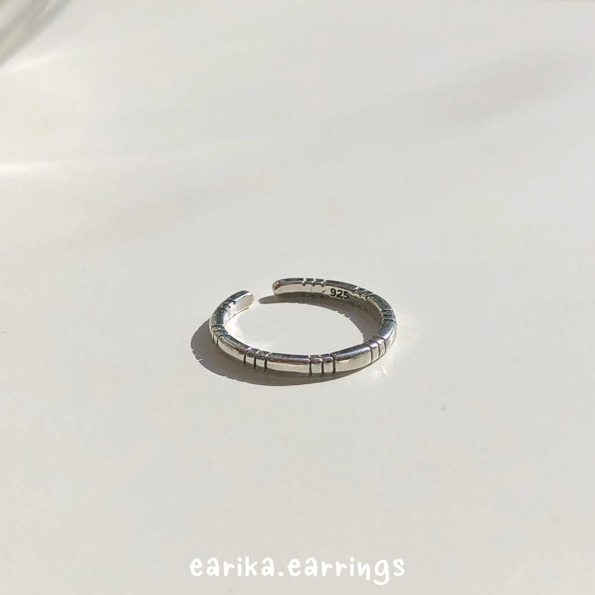 earika.earrings - triple stripe ring แหวนเงินแท้ ฟรีไซส์ปรับขนาดได้