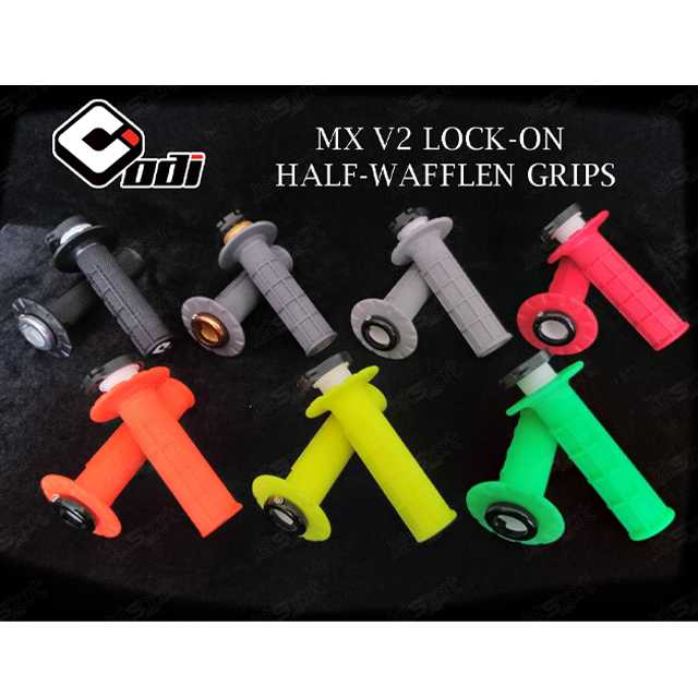 ปลอกแฮนด์มอเตอร์ครอส รุ่น MX V2 LOCK-ON HALF-WAFFLEN GRIPS