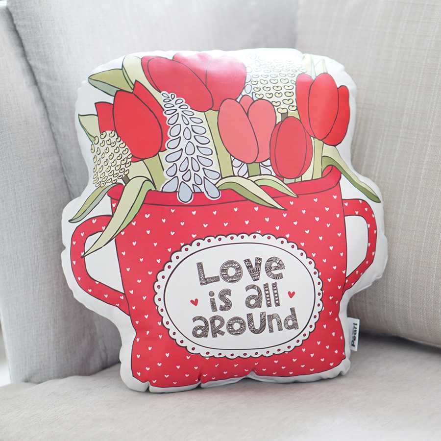 หมอนของขวัญ แบบพร้อมส่ง ลายกระถางทิวลิปสีแดง Red Tulip Bucket พร้อมข้อความ Love is all around